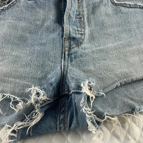 Levi’s Micro Vibes 501° Original Cutoff Denim Shorts Button Fly Light Wash 27 - Picture 10 of 16